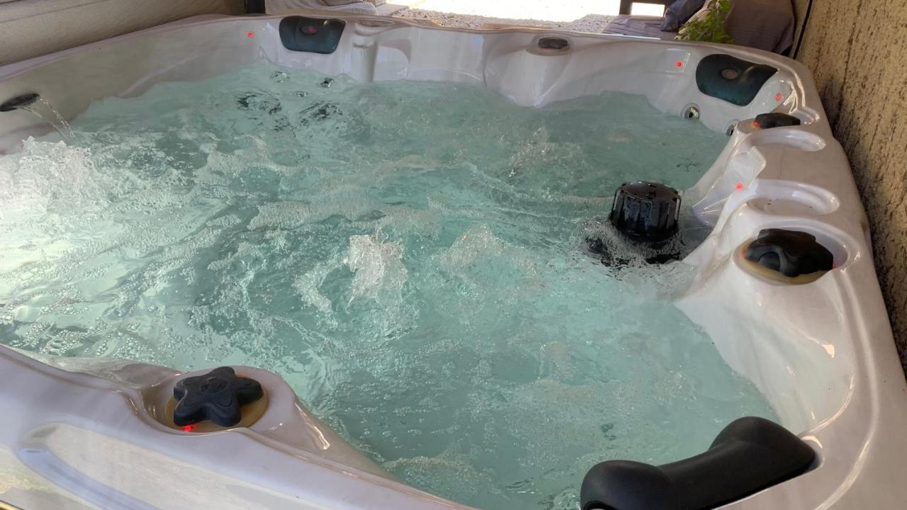 Gite A La Campagne Avec Jacuzzi Avensan Екстер'єр фото
